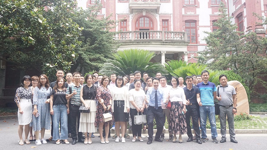 卓越經理人高級實戰班在上海交通大學隆重開課