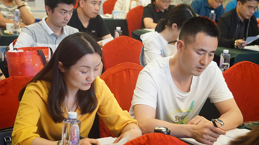 一個看不懂財務報表，不能進行企業分析的人是不能對本企業做出正確的經營決策的